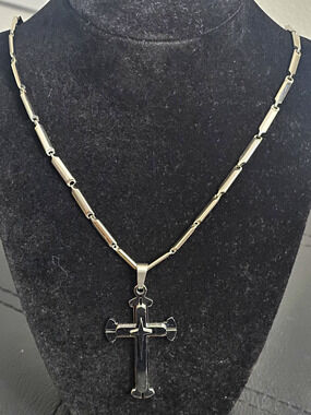 30in stainless steel-4.2mm Bar Link Chain w/layered steel pointy cross pendant
